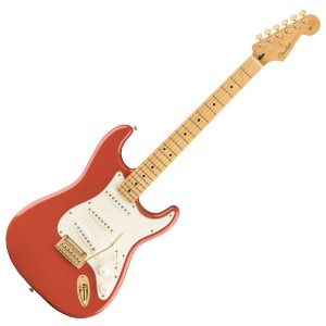 Fender Limited Edition Player Stratocaster, Maple Fingerboard, Fiesta Red with Gold Hardware