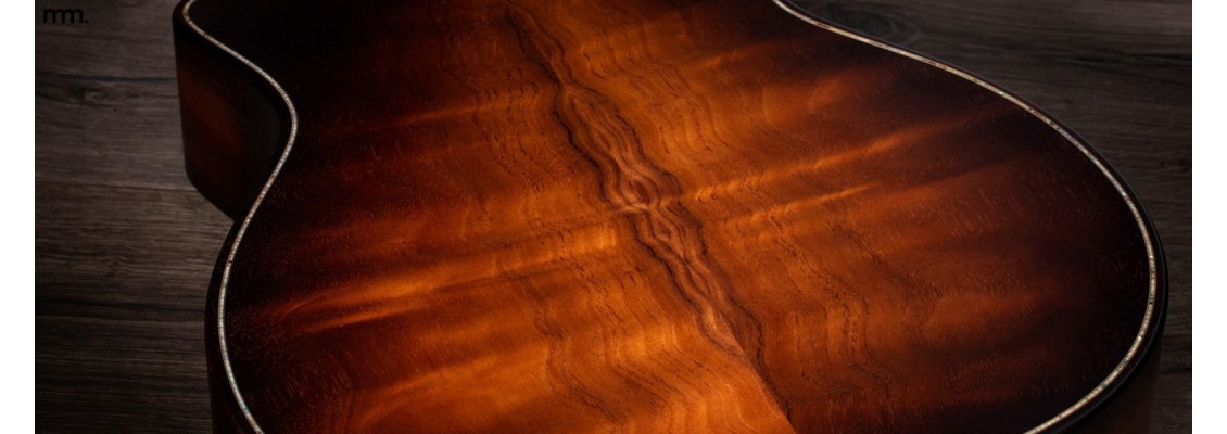 Spruce vs Mahogany | Acoustic Guitar Tonewood Guide