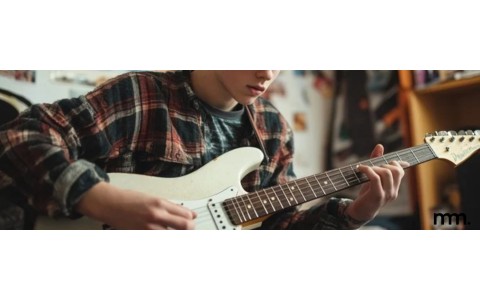 Music Gifts for Teens: Best Instruments for Christmas 2025