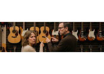 What Guitar Should I Buy for a Beginner This Christmas?