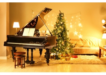 Top 5 Easy Christmas Songs to Play on Guitar Piano or Keyboard