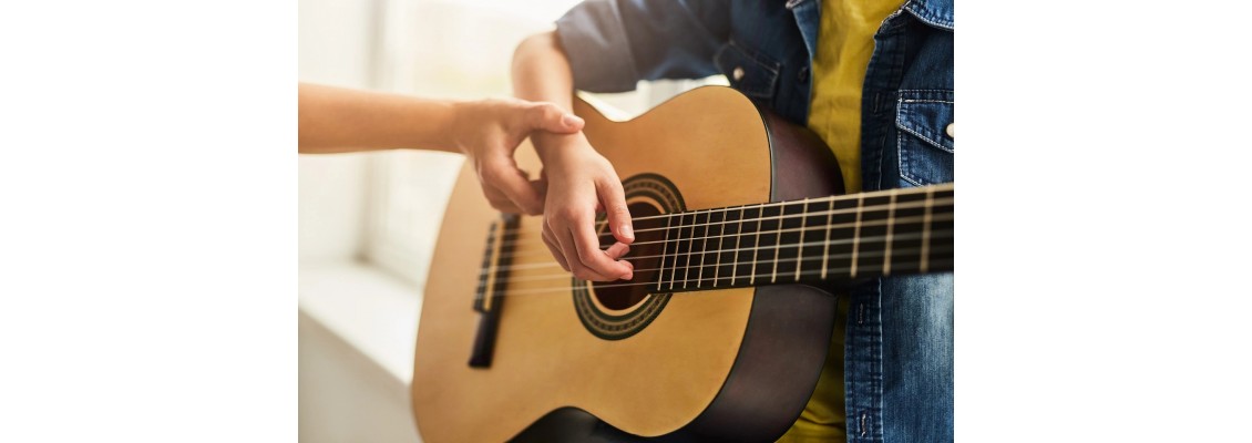 5 Common Guitar Mistakes Beginners Make (And How to Avoid Them)