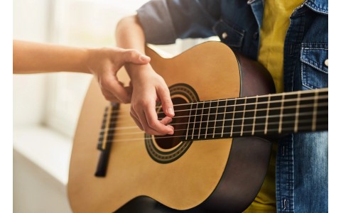 5 Common Guitar Mistakes Beginners Make (And How to Avoid Them)