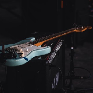 Guitar & Bass