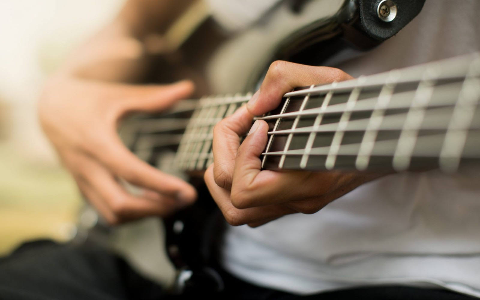 The 5 Best Fender Squier Bass Guitars for Under 500